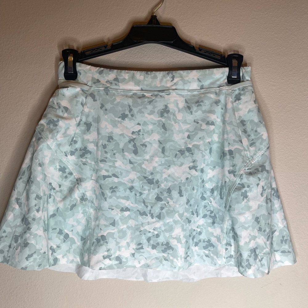 Athleta girl Game Point Skort athletic skirt with built in shorts. Size L/12